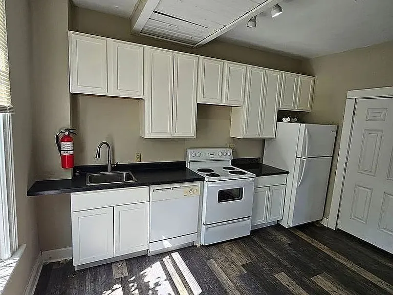 2028 W Michigan St — Photo 4