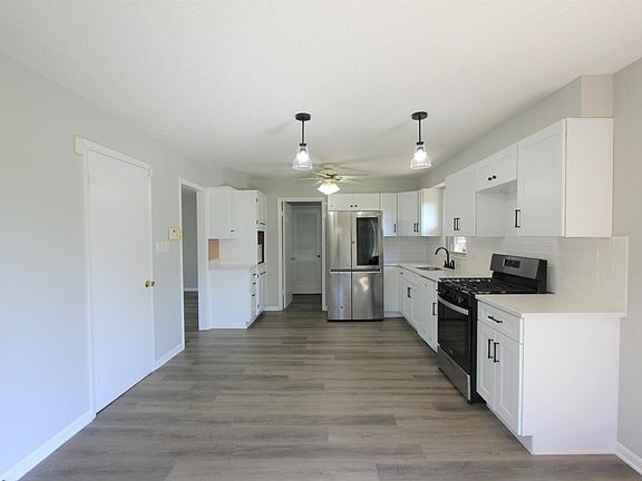 2nd image of 513 Thorne Dr