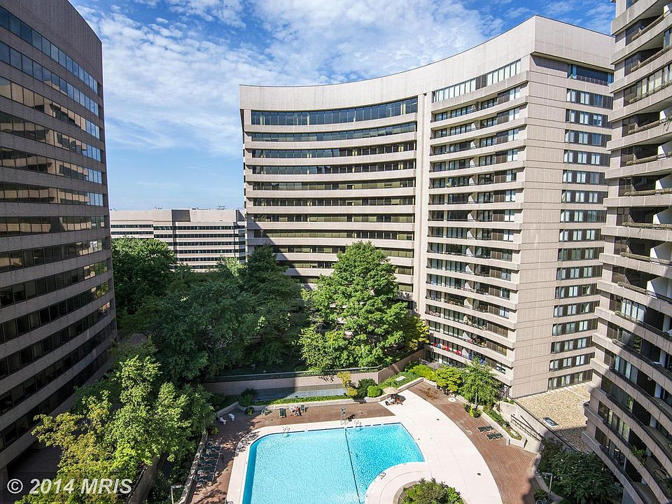 1st image of 1300 Crystal Dr APT 1110S