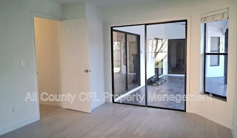 553 Walnut Grove Pl — Photo 17