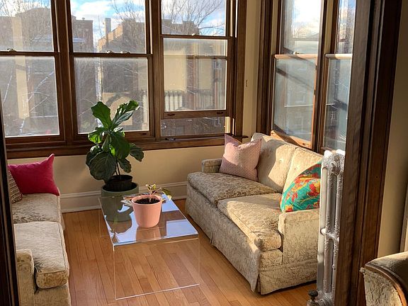 3rd image of 5009 N Winchester Ave