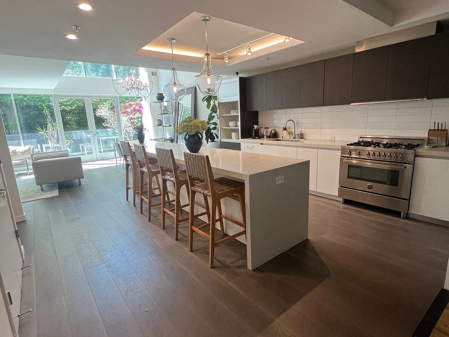 1501 Filbert St — Photo 4