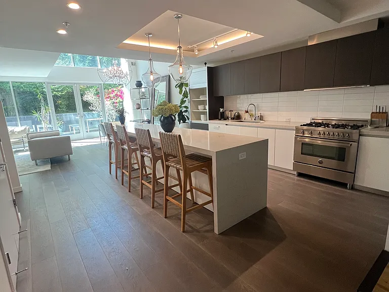 1501 Filbert St #Townhouse 1B — Photo 4