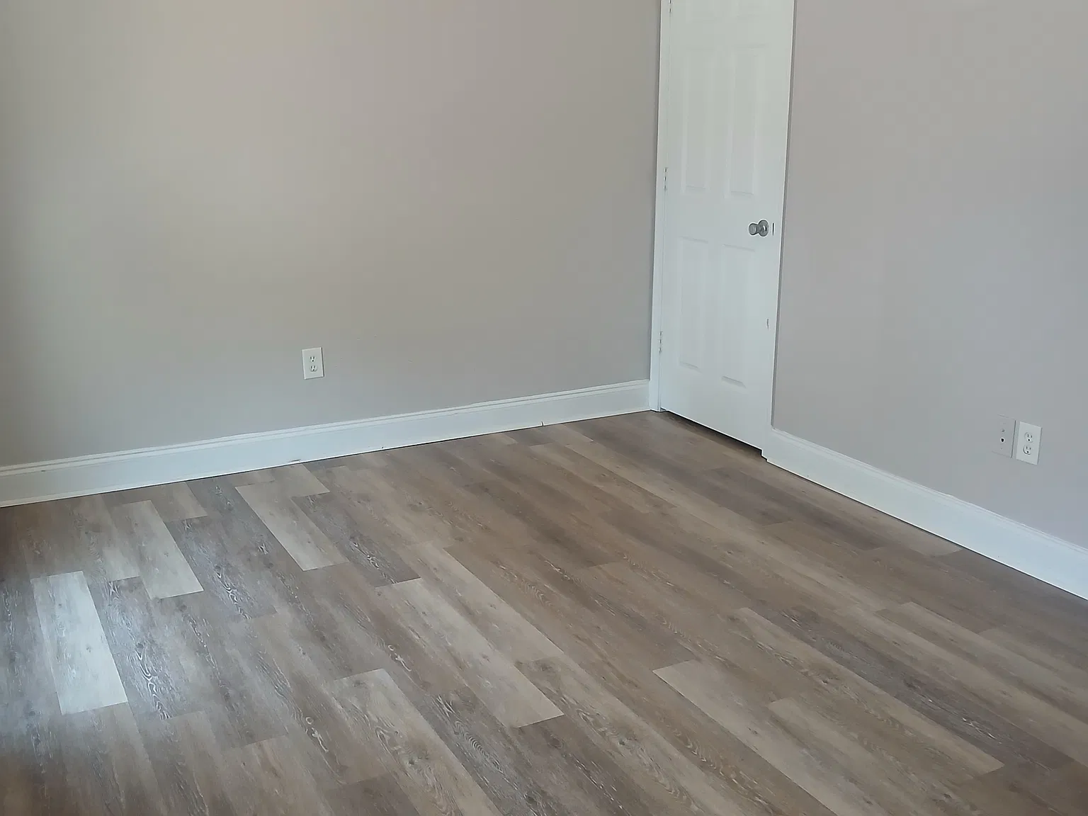 2 bed, 1.5 bath, 900 sqft, $1,425 — Photo 2
