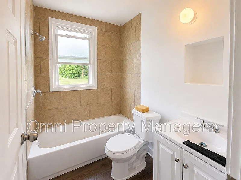 2 bed, 1.0 bath, 600 sqft, $850 — Photo 3