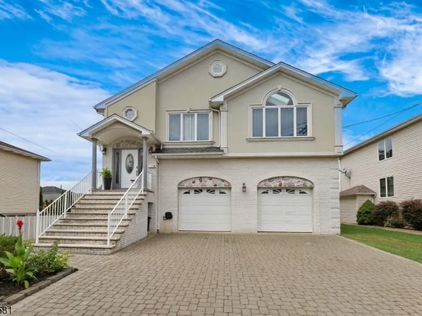 36 Monhegan St, Clifton City, NJ 07013