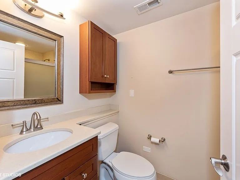 737 Devon Ave — Photo 9