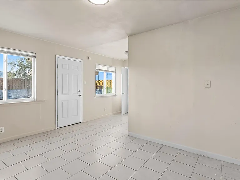 513 Gilmore Way — Photo 21