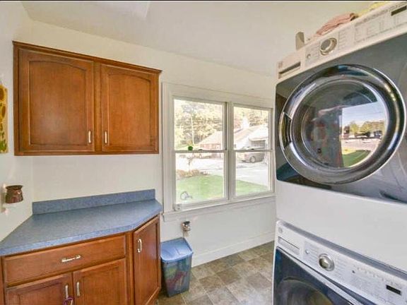 Mudroom laundry room