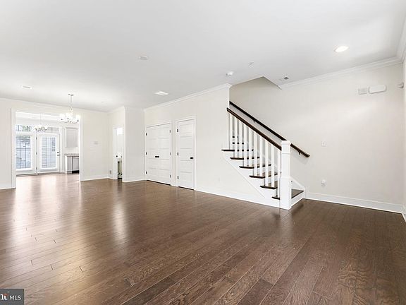 4th image of 634 D St