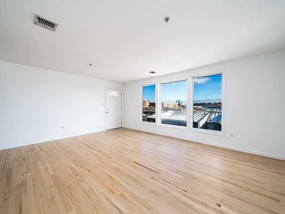 4th image of 8909 Riverside Pl #1