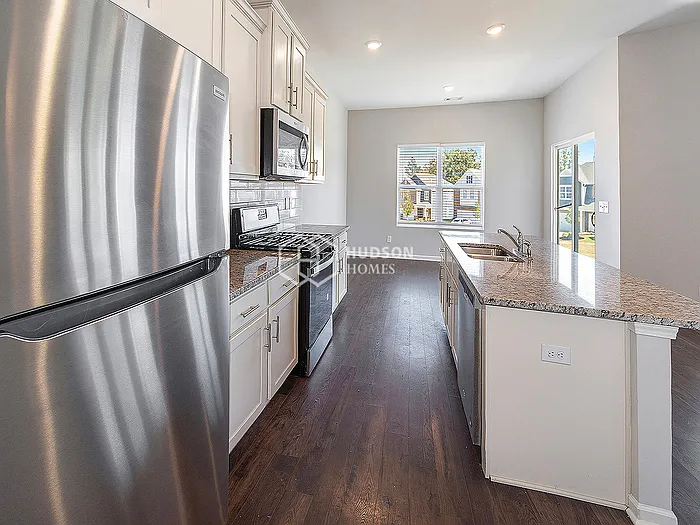 301 Chelsea Park Rd — Photo 10