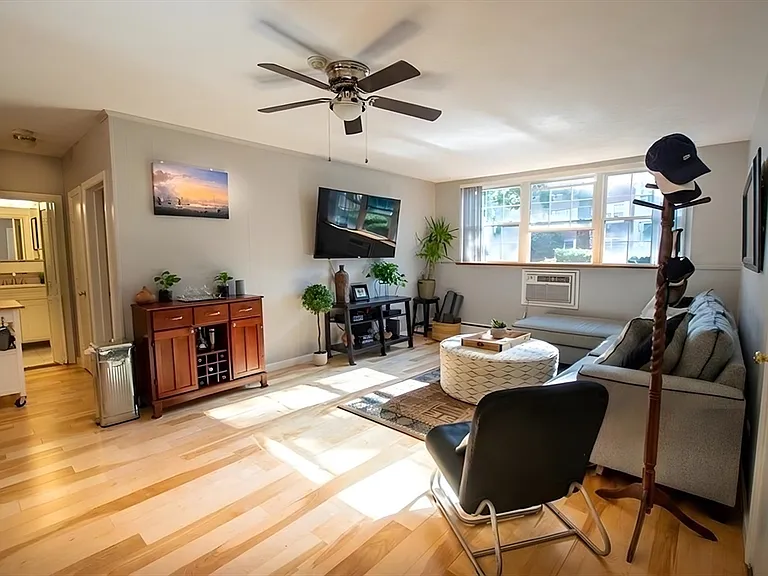 3 Tara Dr #4 — Photo 4