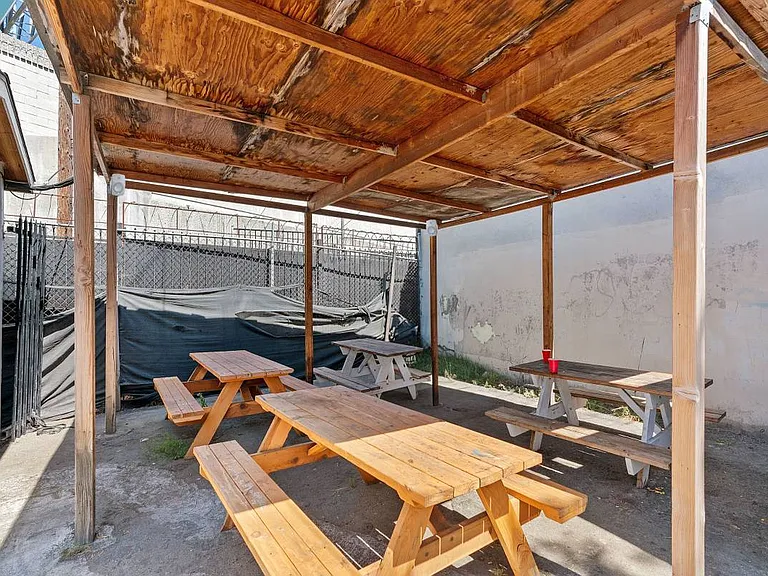 3833 S Grand Ave — Photo 8