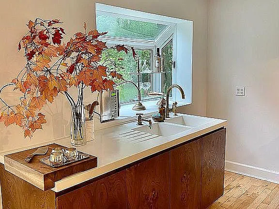 16249 Elizabeth St — Photo 10
