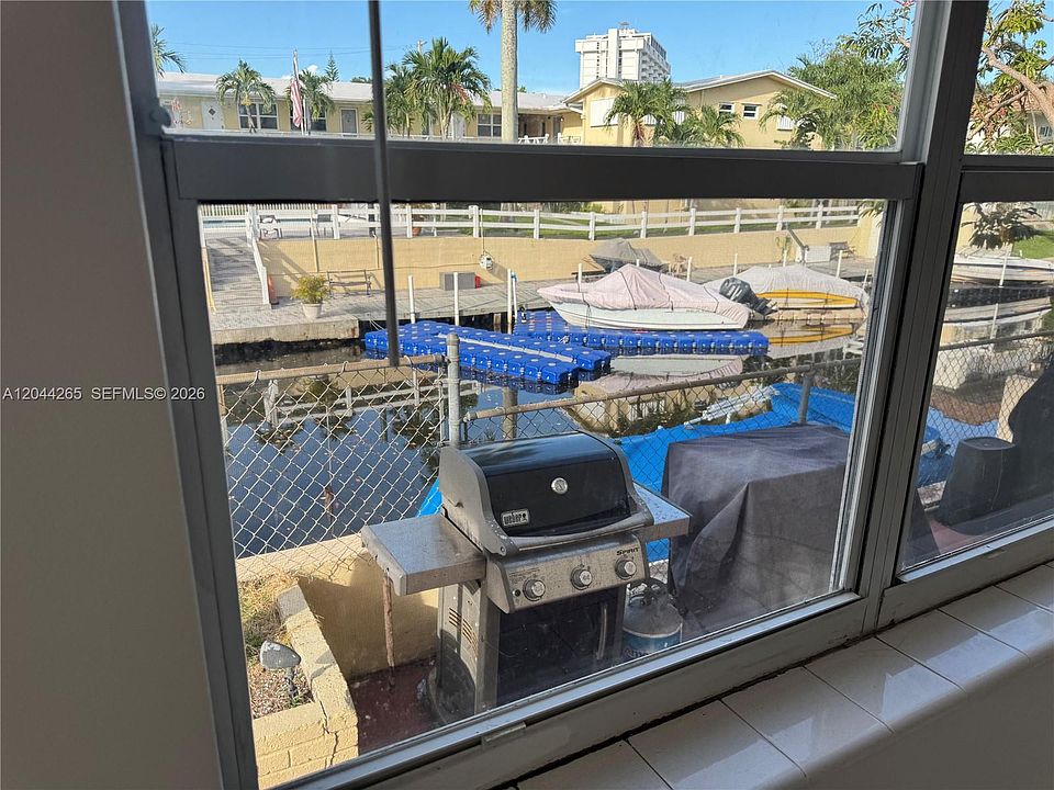 1st image of 1765 Venice Ln APT 4E