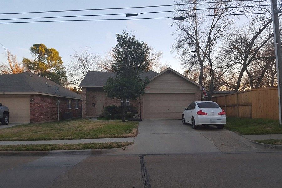 1st image of 302 W Vilbig St