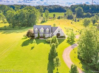 6106 Streamside Ln, Goodrich, MI 48438