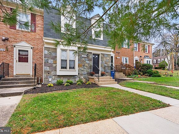3rd image of 11017 Candlelight Ln #11017