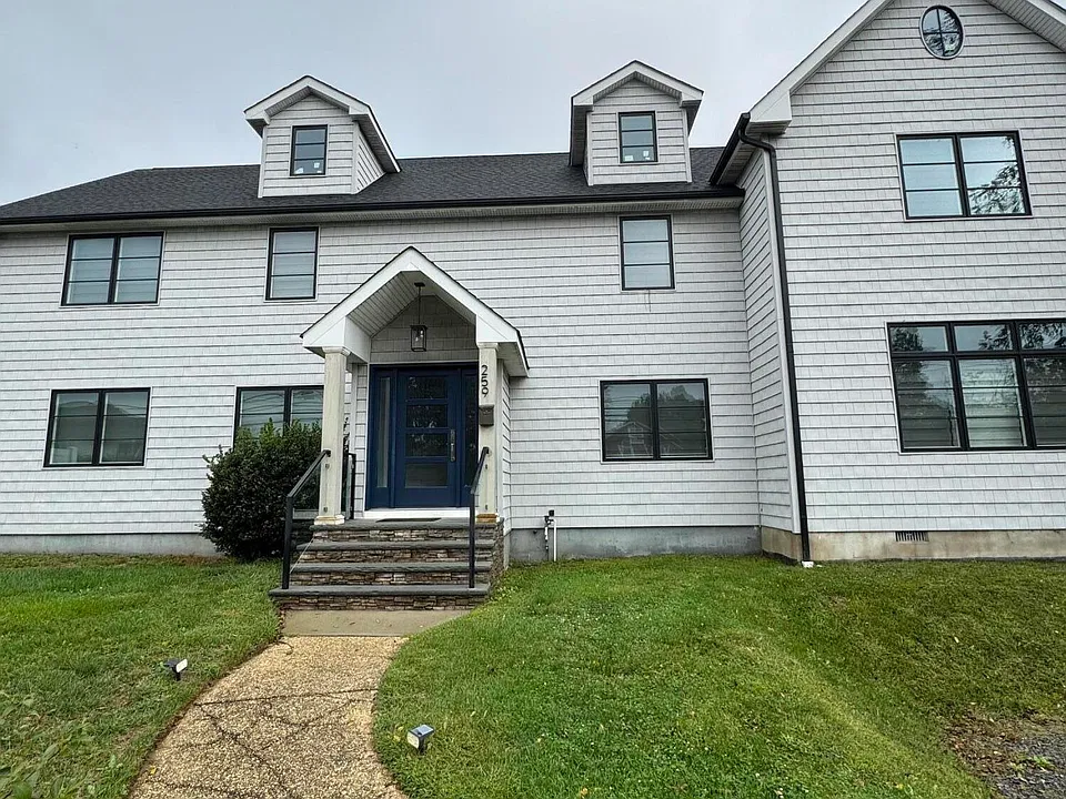 259 Roosevelt Ave