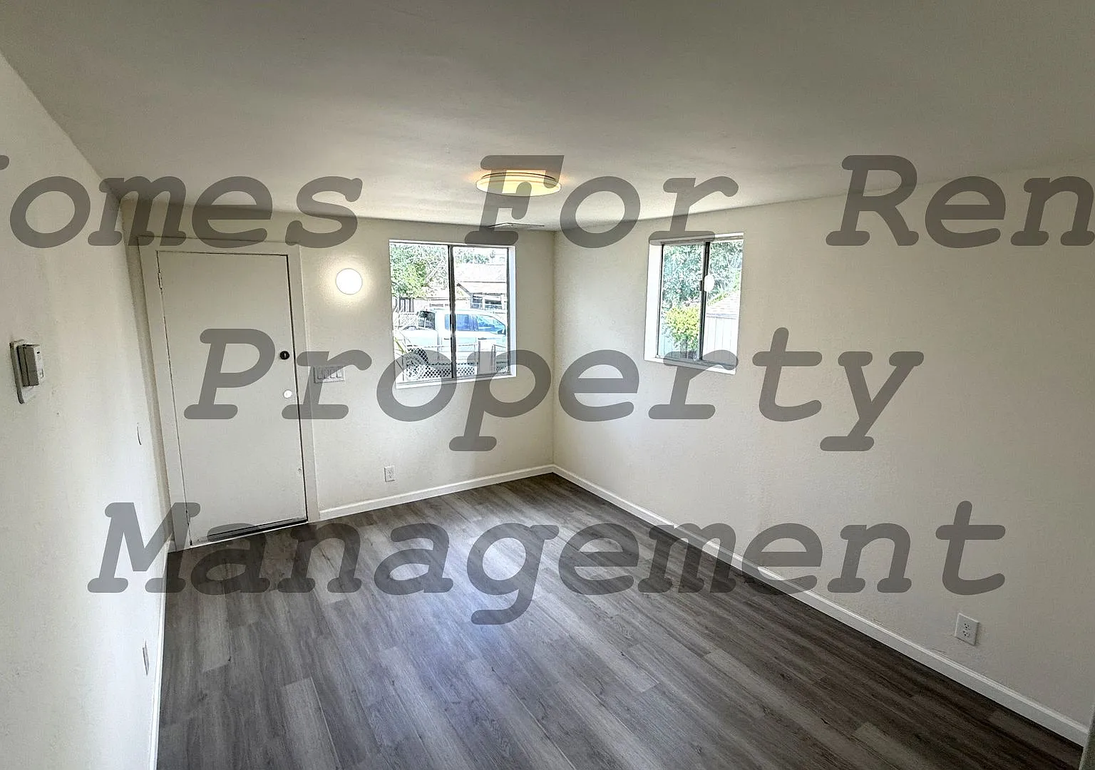 113 Harris Dr. — Photo 2