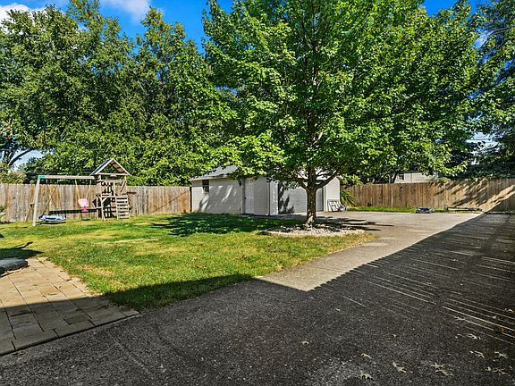 3rd image of 428 Henry Clay Blvd