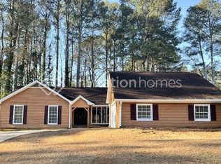 207 Rennes Ct, Fayetteville, GA 30214