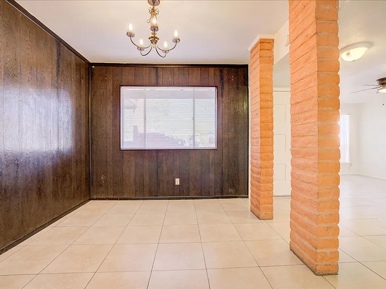 665 N Banff Ave — Photo 8