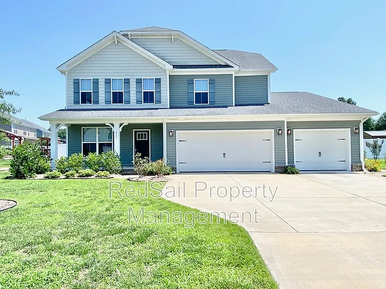 217 Manor Dr — Photo 1