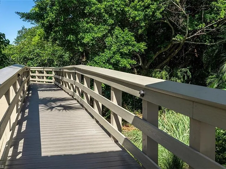 5501 Heron Point Dr #501 — Photo 22