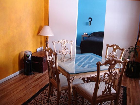 Dining Room/Bed 1