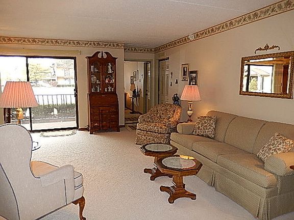 3rd image of 17950 Royal Oak Ct APT 1N