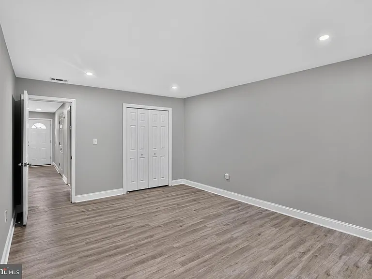 1807 Silver Ct — Photo 16