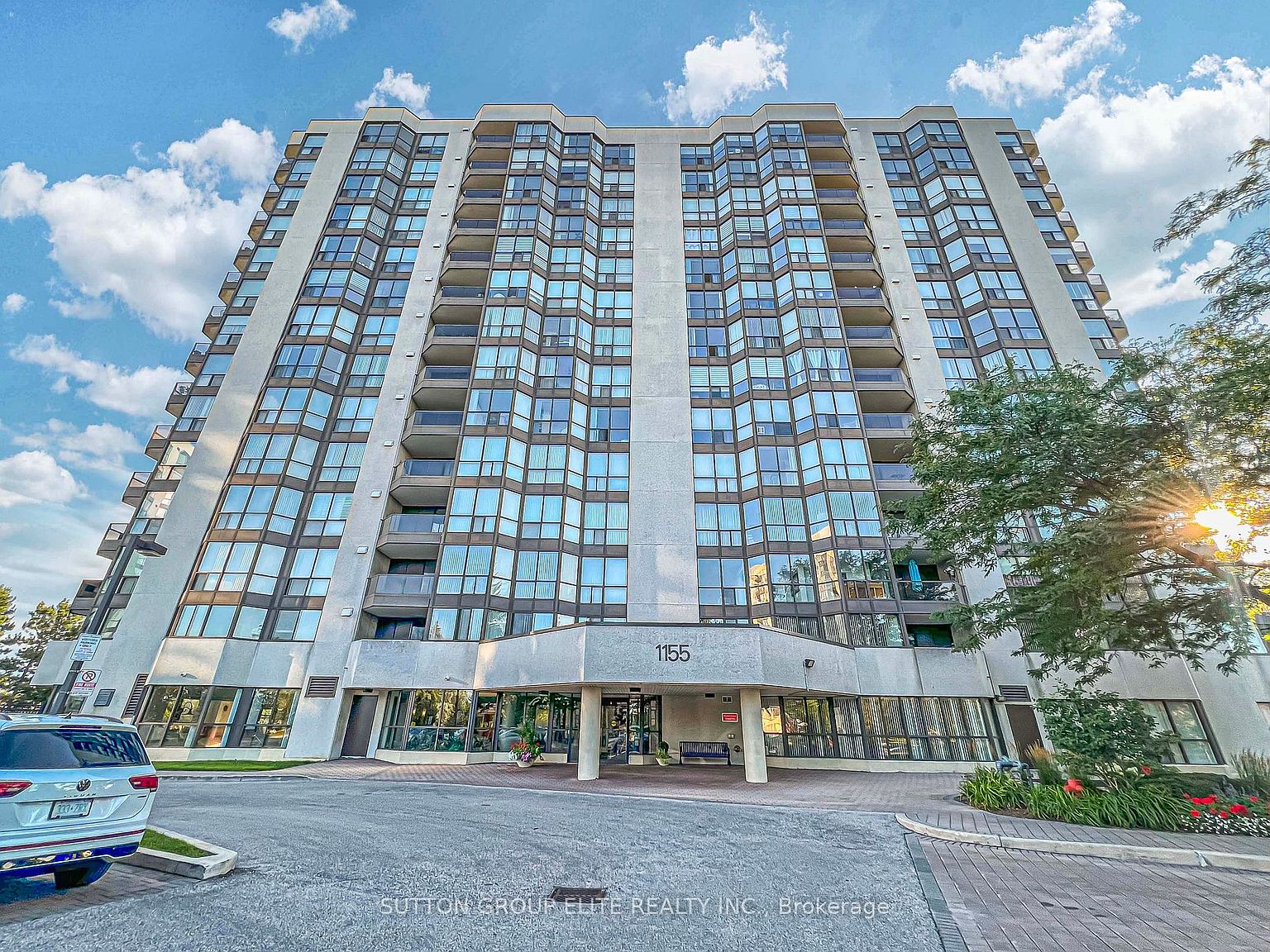 1155 Bough Beeches Blvd #1409, Mississauga, ON L4W 4N2 | MLS #W6799992 |  Zillow