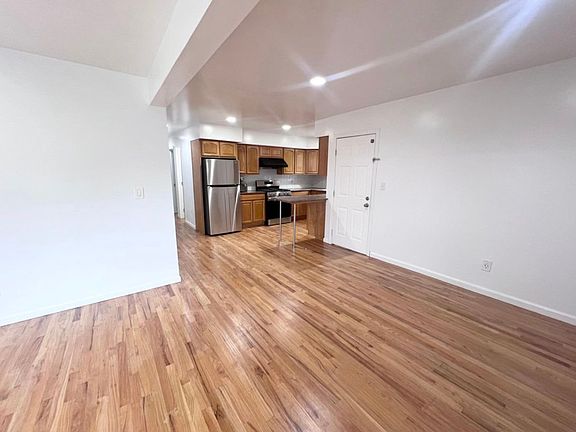 2nd image of 61 Ashland St Floor 1