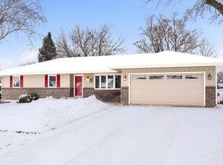 2010 Cimarron Dr, Freeport, IL 61032