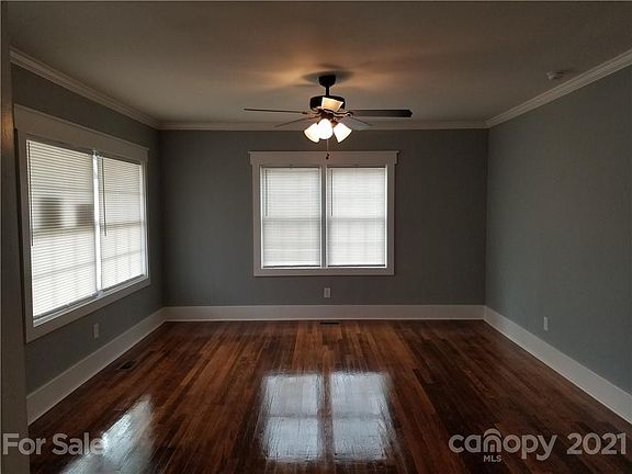 3rd image of 307 W Sewell St
