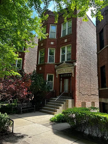 2219 W Iowa St #1F Photo 1