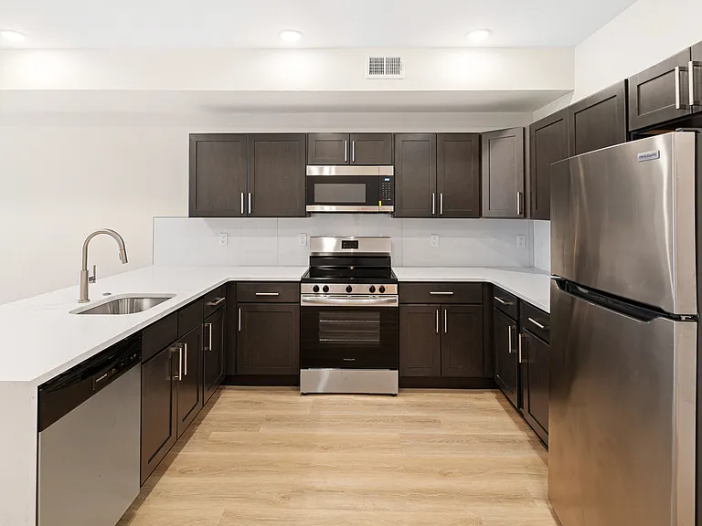 5217 1/2 Warren St #1 — Photo 4