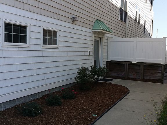 2nd image of 3752 Jefferson Blvd