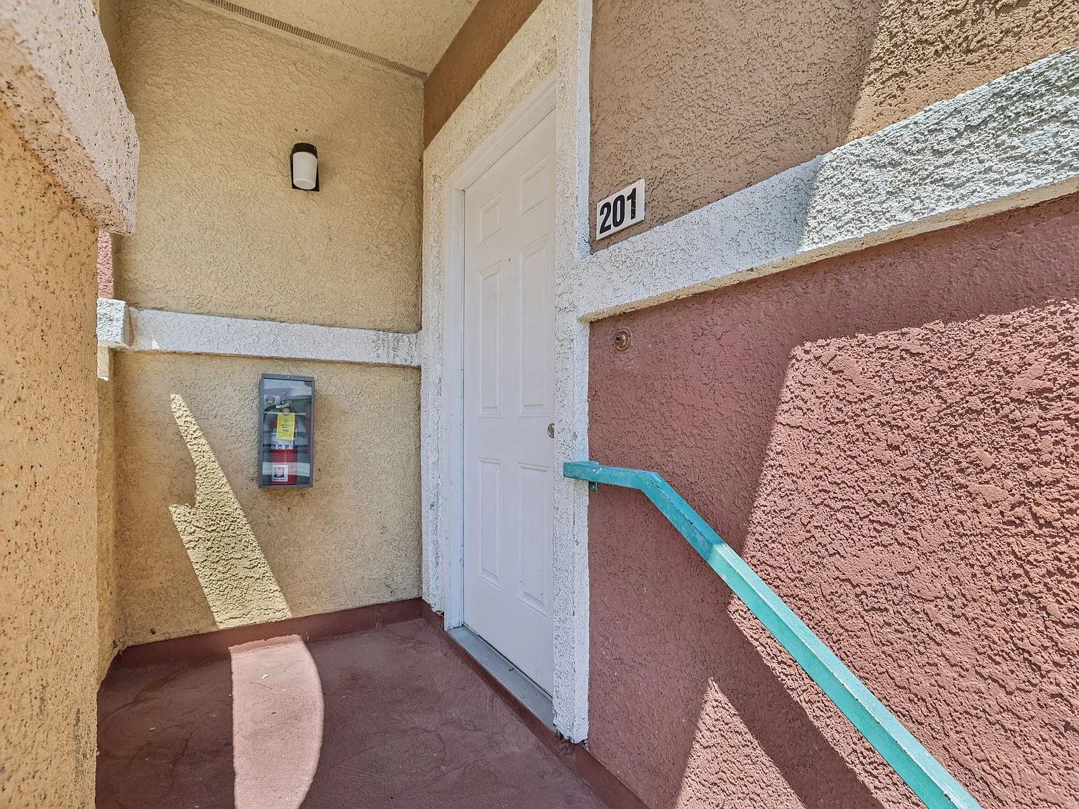 Sunrise Park Condominiums — Photo 3