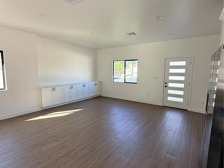 1664 Glen Ave — Photo 18