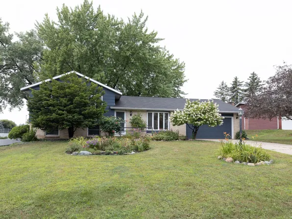 13421 Fairlawn Ct, Apple Valley, MN 55124
