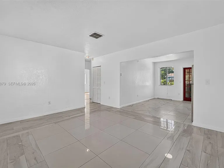 2420 NW 141st St — Photo 6