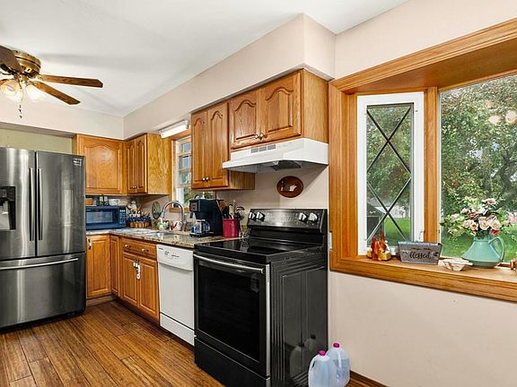 4th image of 23 Heatherwood Dr