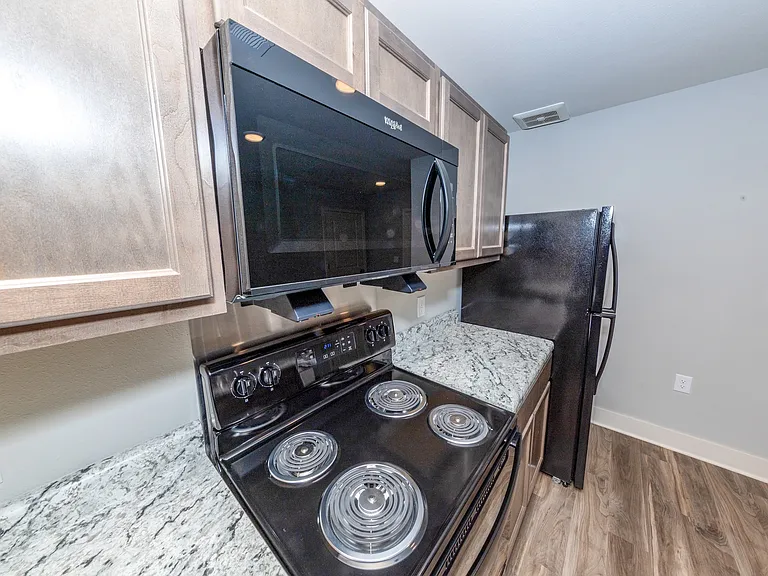 The Caravel Apartments — Photo 8