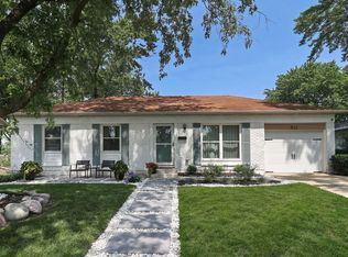 811 Stowell Ave, Streamwood, IL 60107