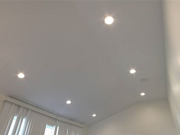 5th image of 10 Rosewood St