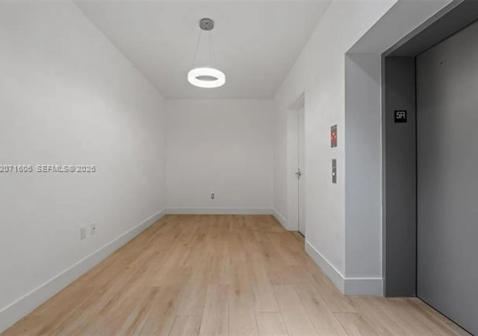 16385 Biscayne Blvd cu-521, North Miami Beach, FL 33160 — Photo 3