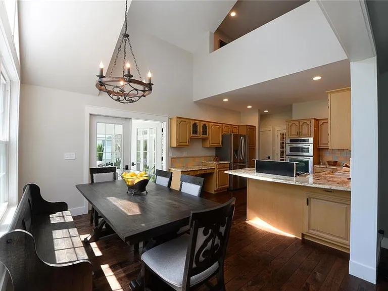 1306 S Geyer Rd — Photo 33